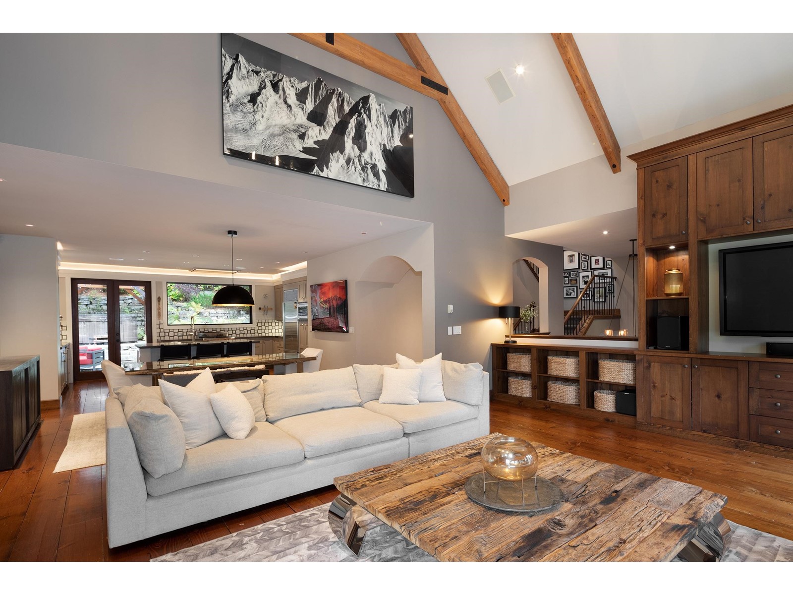 8322 Valley Drive, Whistler, British Columbia  V8E 0G3 - Photo 4 - R2777943