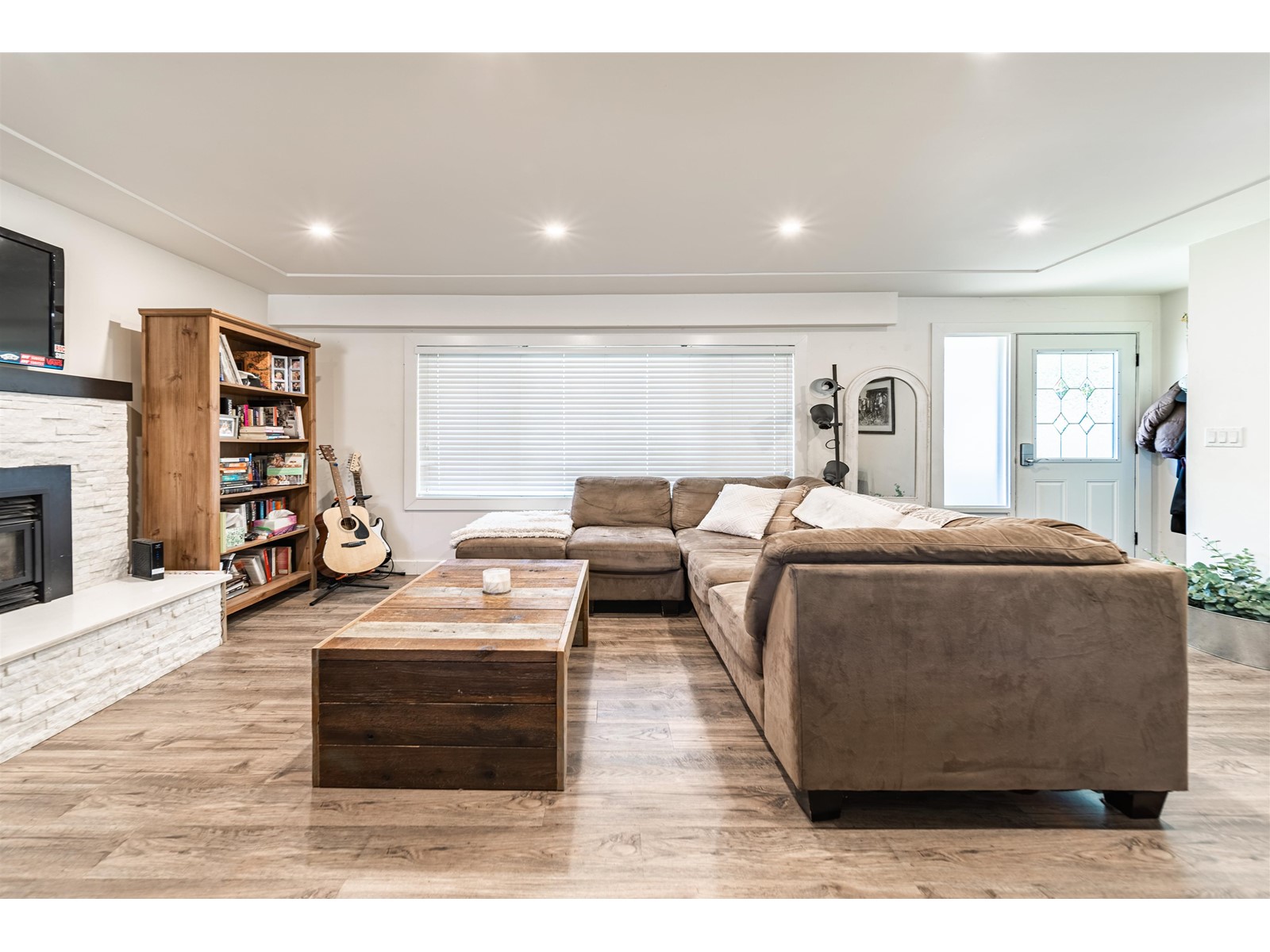 12116 214 Street, Maple Ridge, British Columbia  V2X 5E1 - Photo 3 - R2771762