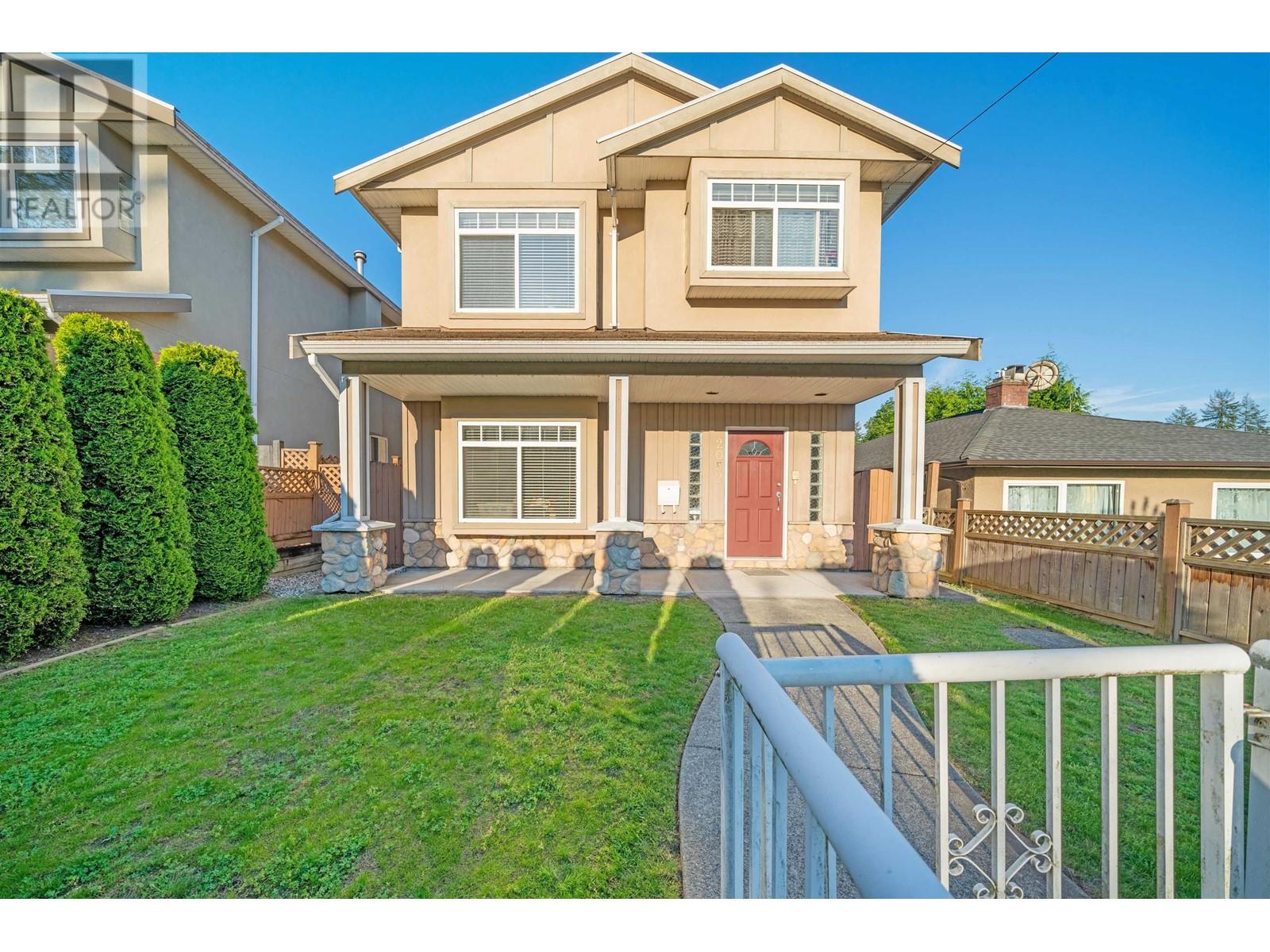 2052 WESTVIEW DRIVE, north vancouver, British Columbia