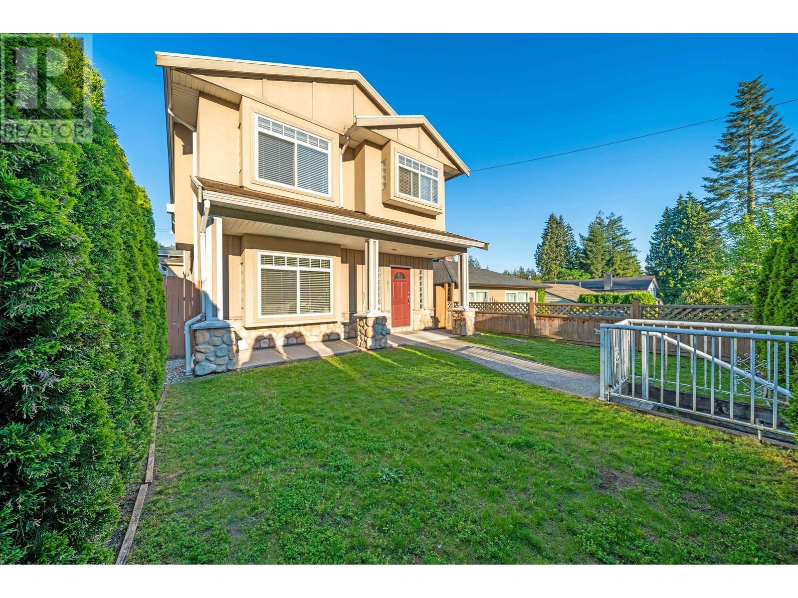 2052 Westview Drive, North Vancouver, British Columbia  V7M 3B2 - Photo 2 - R2778501