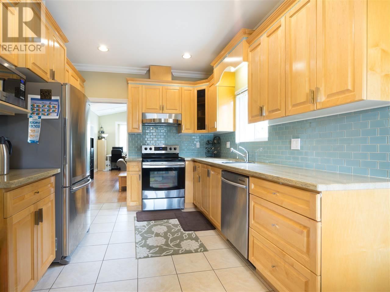 2052 Westview Drive, North Vancouver, British Columbia  V7M 3B2 - Photo 8 - R2778501