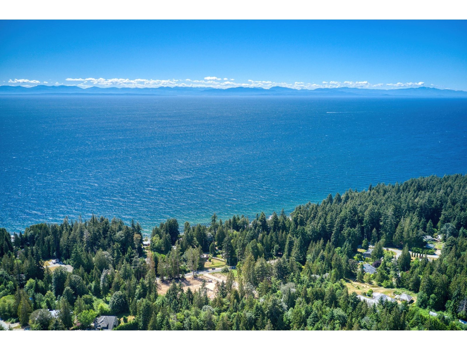 902 Maskell Road, Roberts Creek, British Columbia  V0N 2W6 - Photo 3 - R2778298