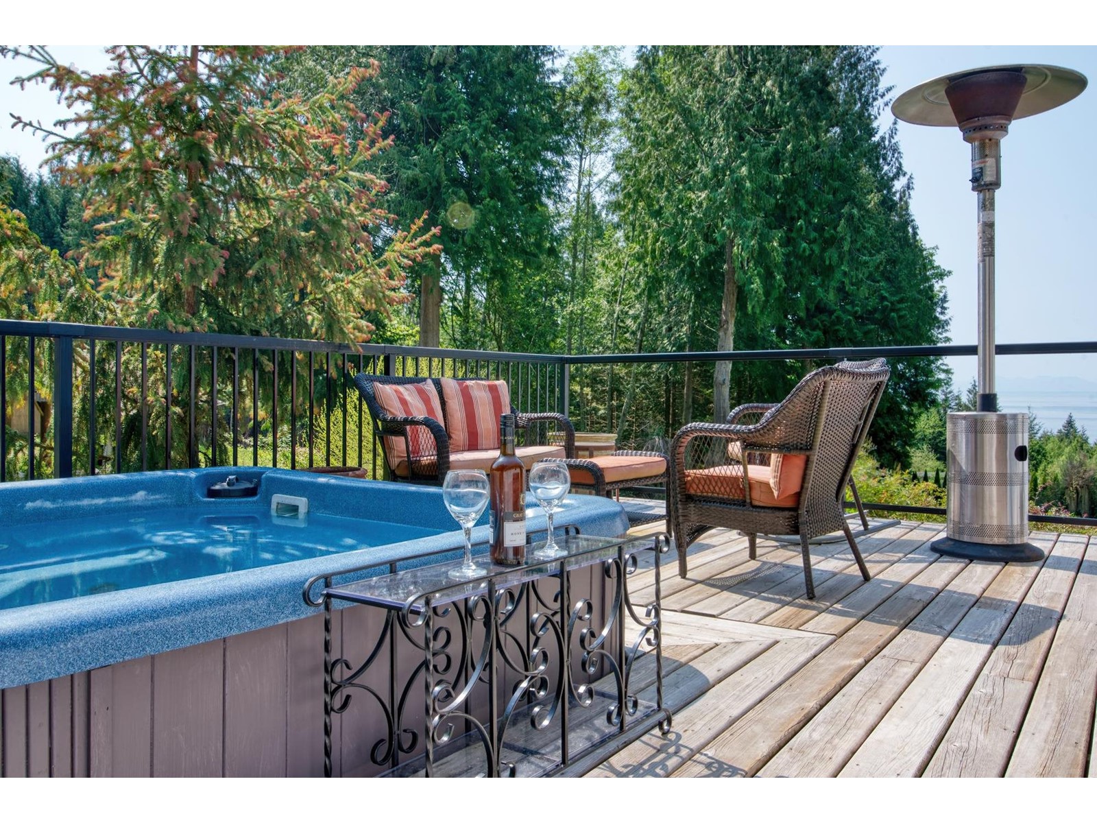 902 Maskell Road, Roberts Creek, British Columbia  V0N 2W6 - Photo 2 - R2778298