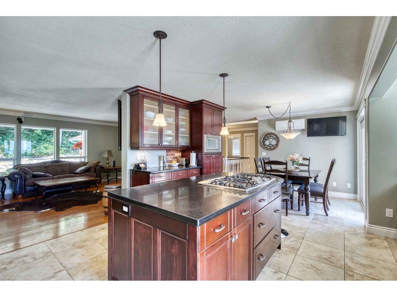 902 Maskell Road, Roberts Creek, British Columbia  V0N 2W6 - Photo 8 - R2778298