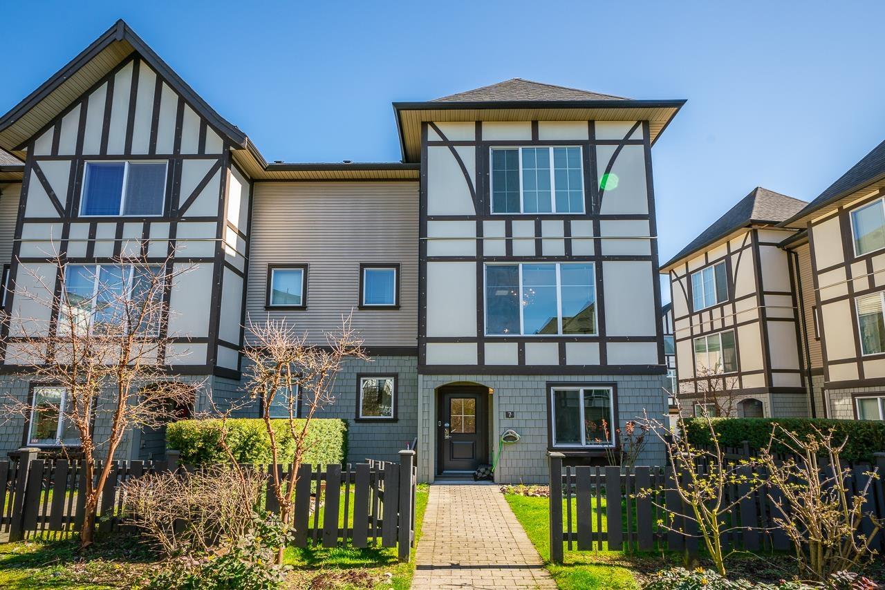 Listing Picture 2 of 19 : 7 9728 ALEXANDRA ROAD, Richmond / 烈治文 - 魯藝地產 Yvonne Lu Group - MLS Medallion Club Member