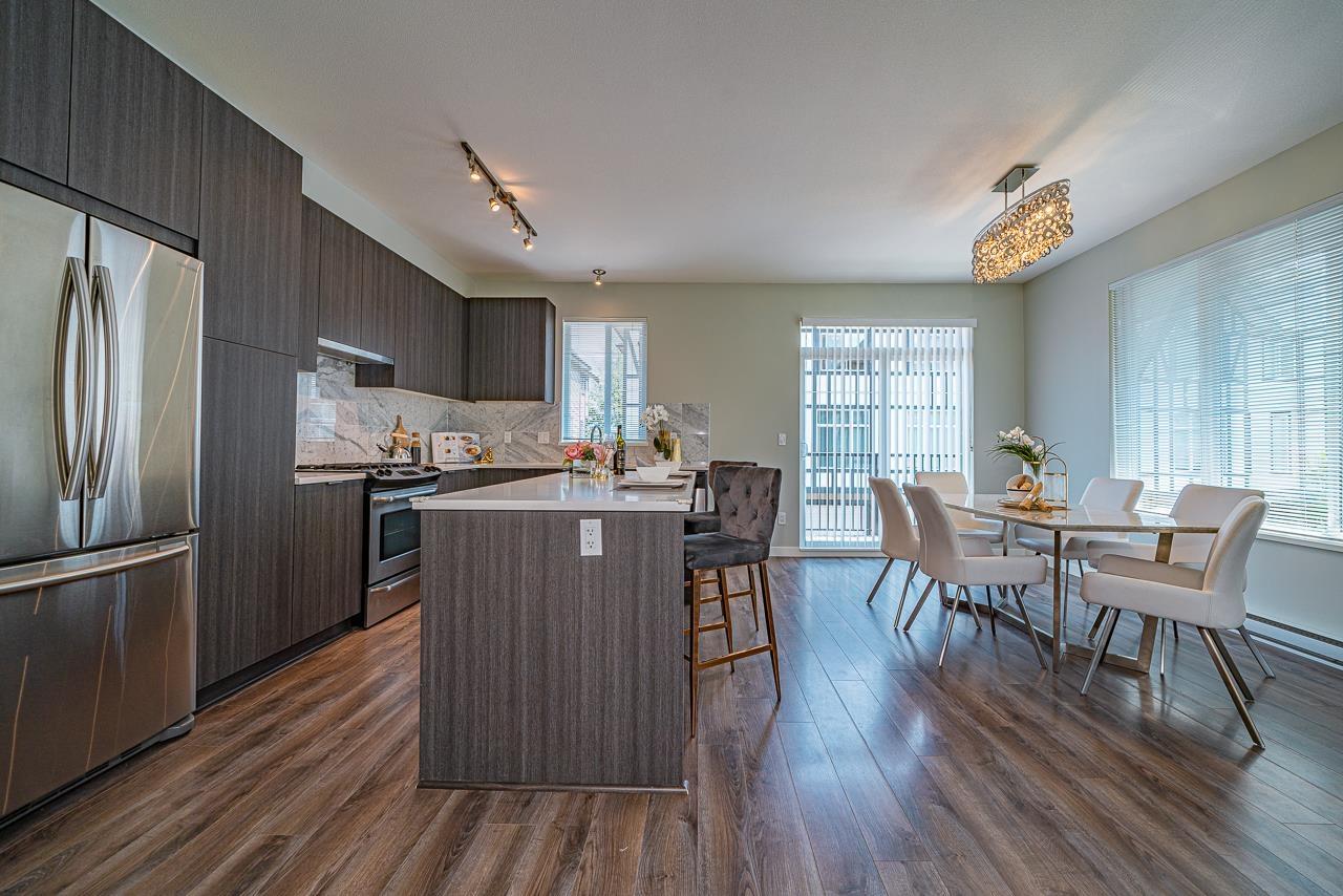 Listing Picture 3 of 19 : 7 9728 ALEXANDRA ROAD, Richmond / 烈治文 - 魯藝地產 Yvonne Lu Group - MLS Medallion Club Member