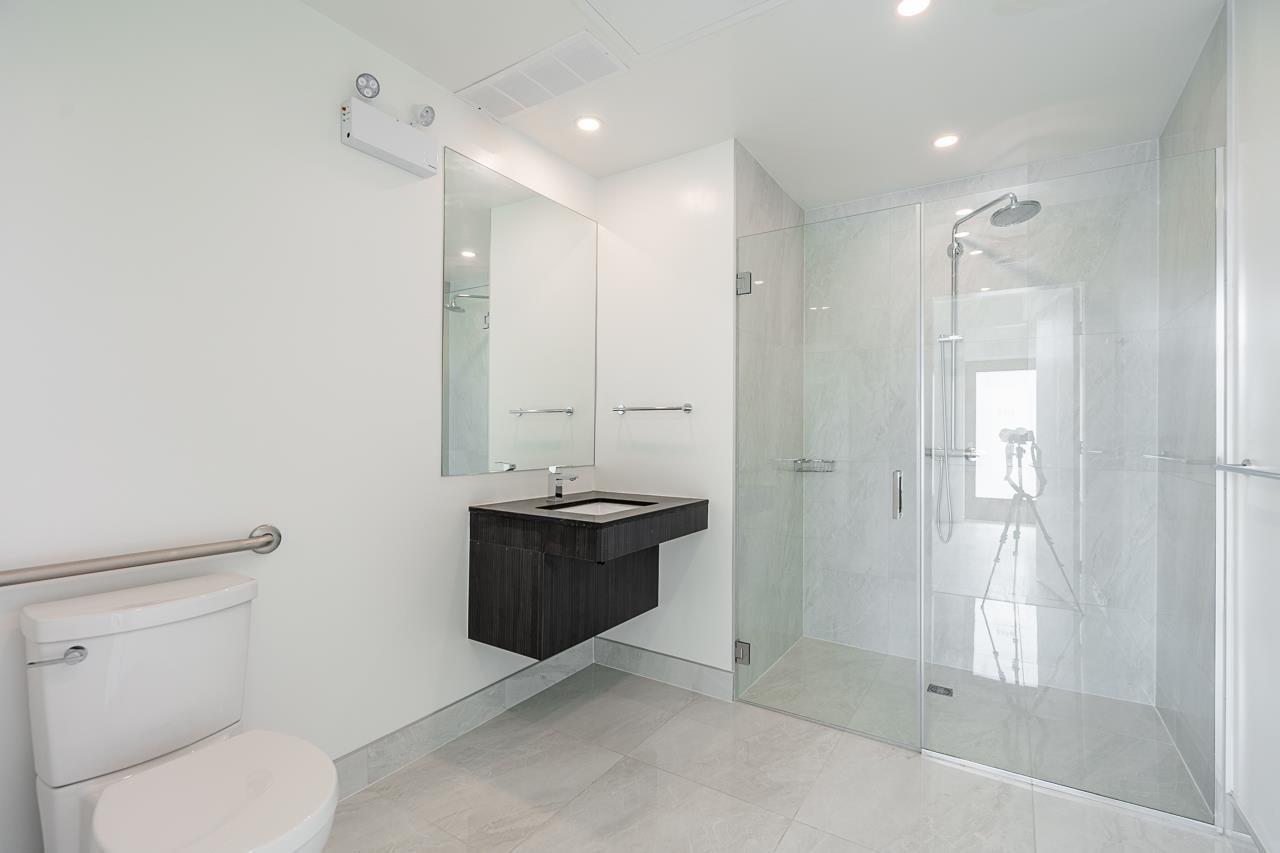 2378 Douglas Road, Burnaby, British Columbia  V5B 0B5 - Photo 9 - R2779253