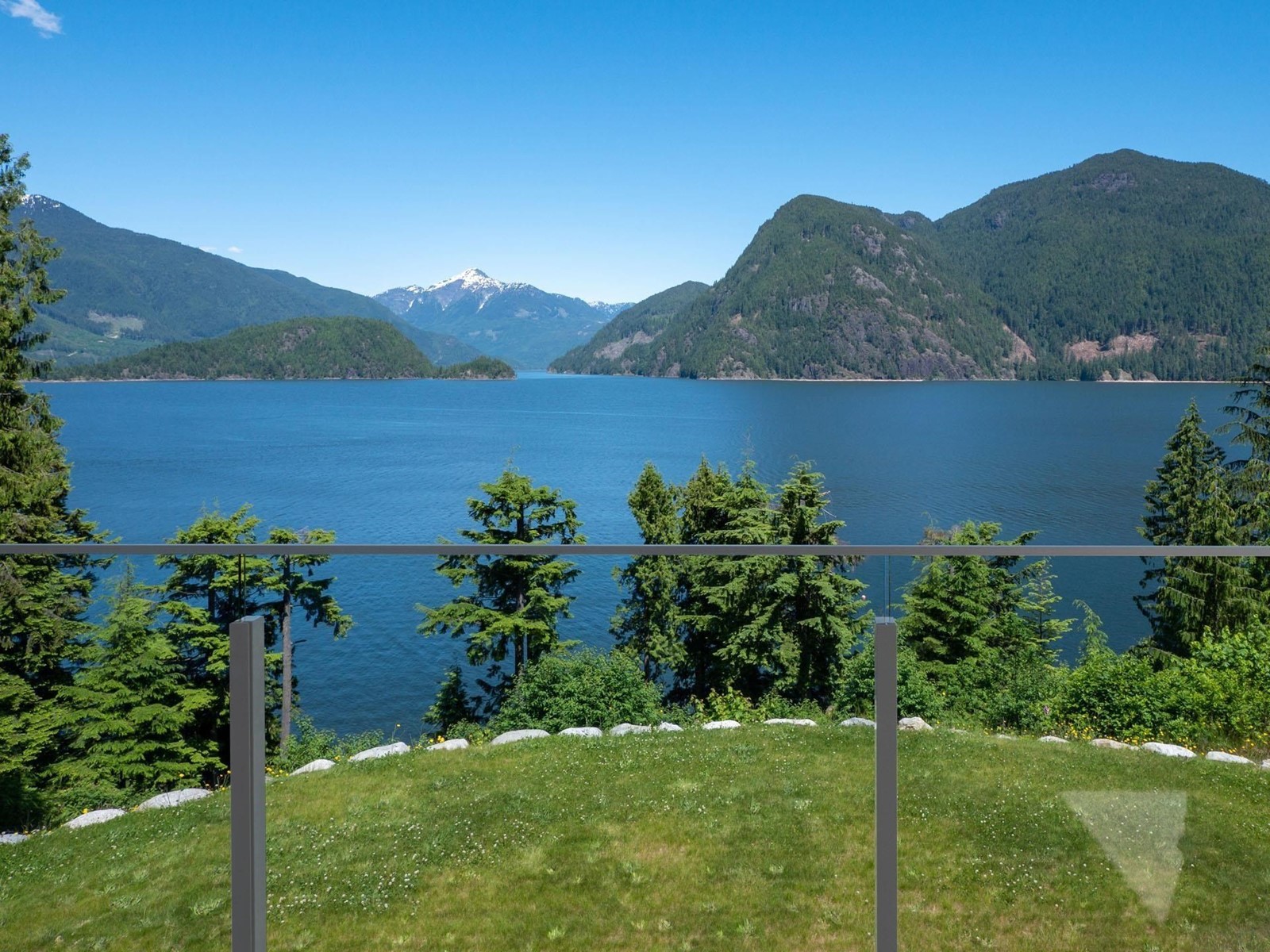 107 Witherby Road, Gibsons, British Columbia  V0N 1V6 - Photo 3 - R2779287