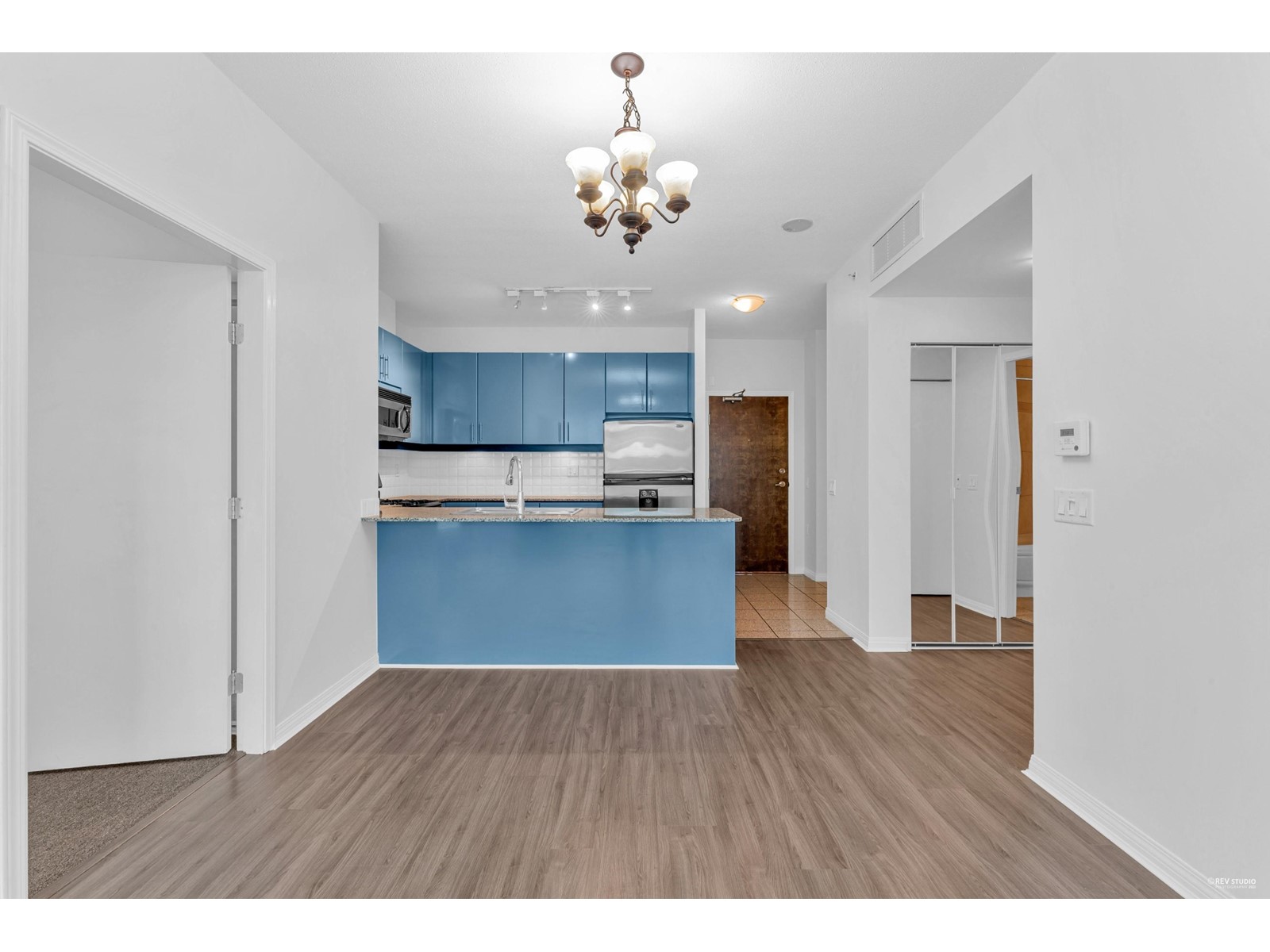 503 138 E Esplanade, North Vancouver, British Columbia  V7L 4X9 - Photo 11 - R2778551