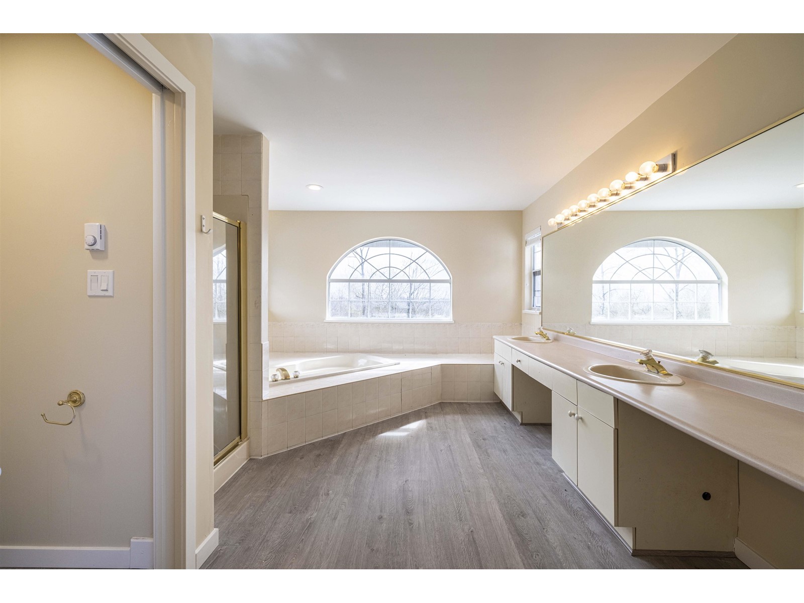 470 Riverview Crescent, Coquitlam, British Columbia  V3C 4X9 - Photo 24 - R2779577