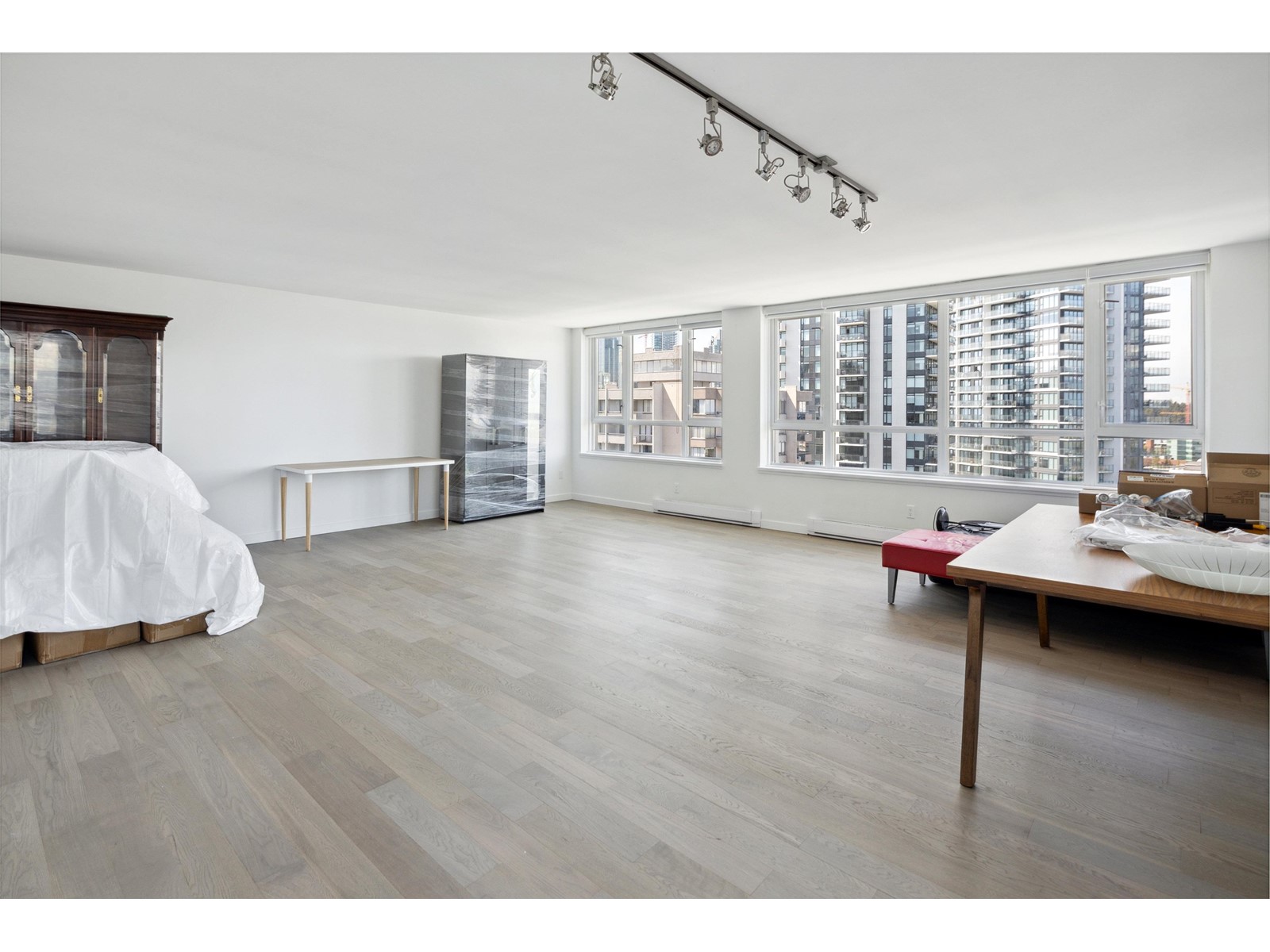 2003 6070 Mcmurray Avenue, Burnaby, British Columbia  V5H 4J3 - Photo 1 - R2779479