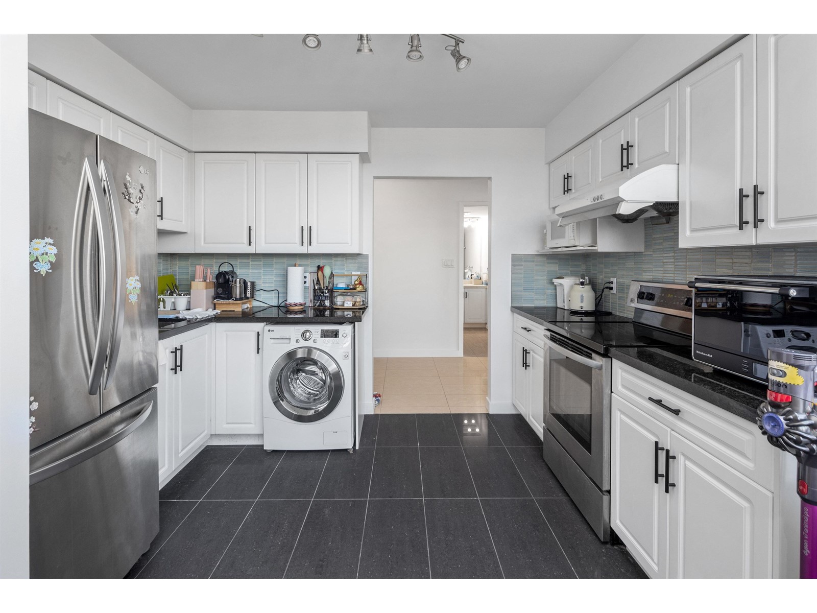 2003 6070 Mcmurray Avenue, Burnaby, British Columbia  V5H 4J3 - Photo 11 - R2779479