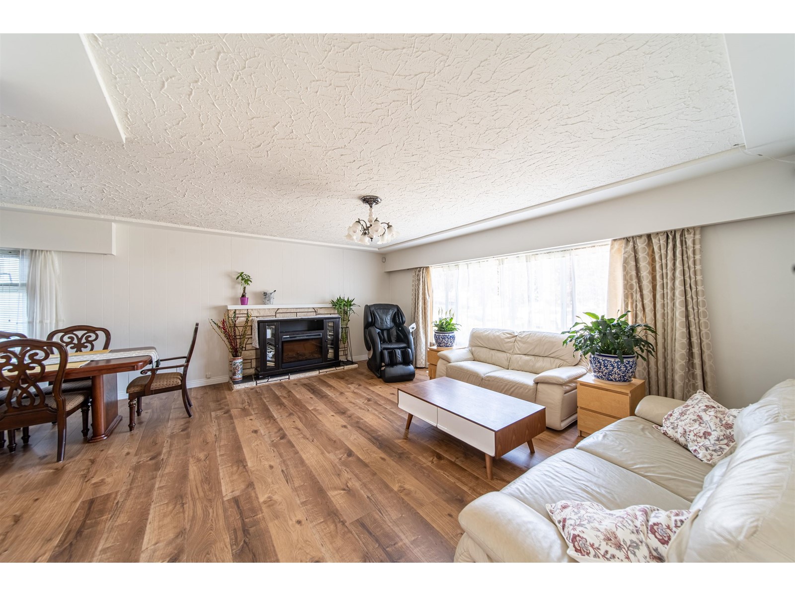 1066 E 55th Avenue, Vancouver, British Columbia  V5X 1N9 - Photo 4 - R2777247