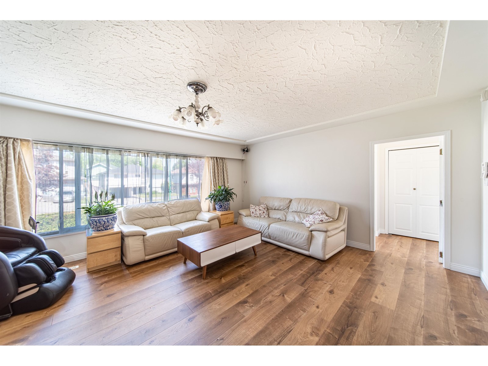 1066 E 55th Avenue, Vancouver, British Columbia  V5X 1N9 - Photo 1 - R2777247