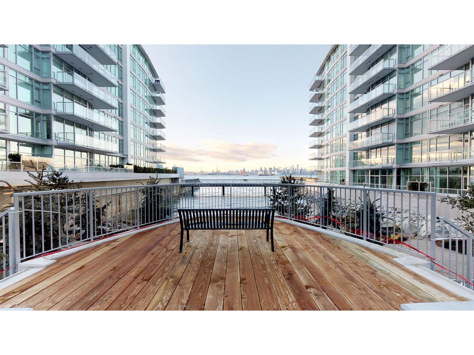 601 185 Victory Ship Way, North Vancouver, British Columbia  V7L 0G2 - Photo 30 - R2765873