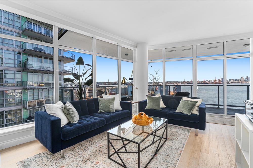 601 185 Victory Ship Way, North Vancouver, British Columbia  V7L 0G2 - Photo 12 - R2765873