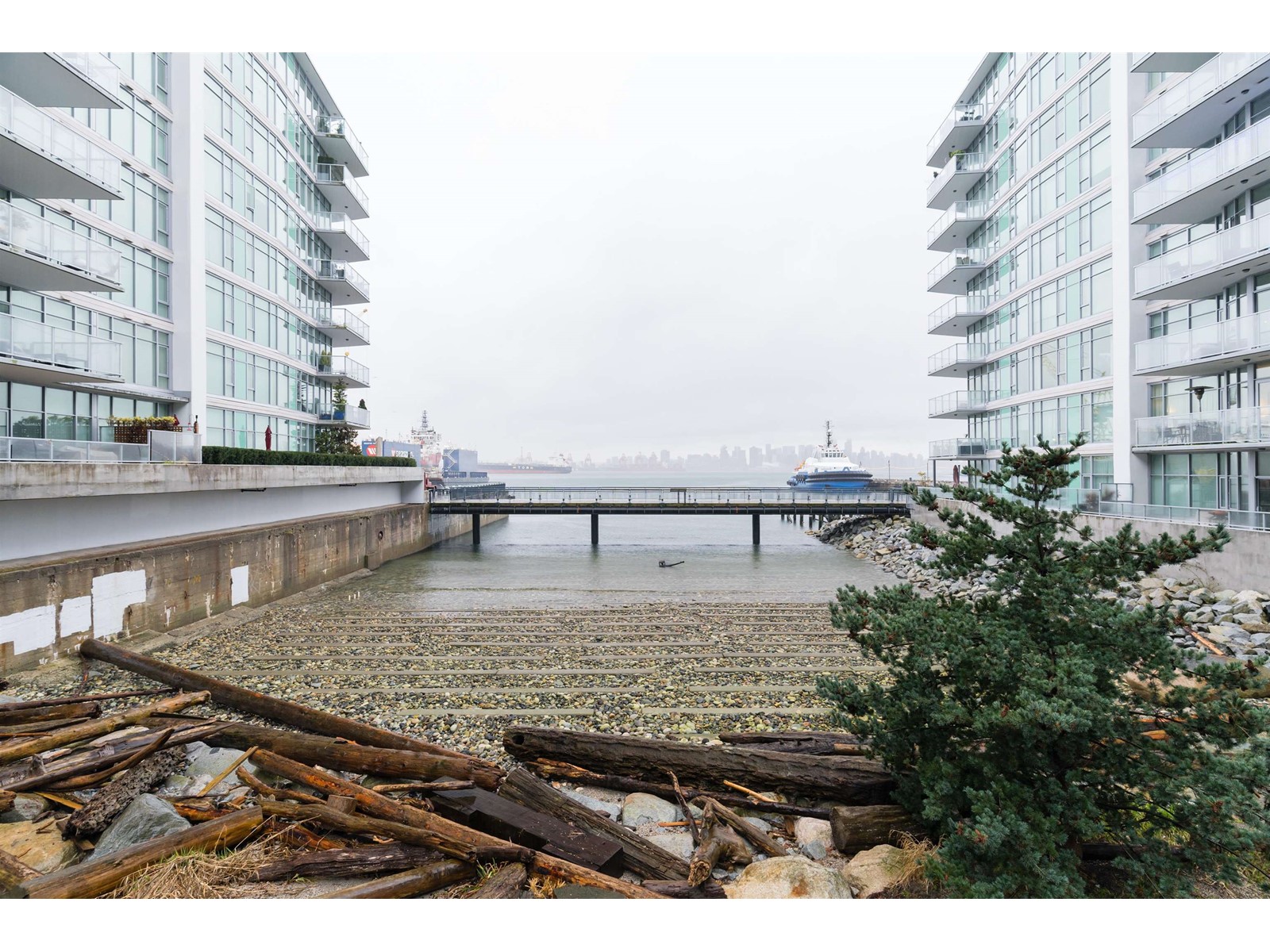 601 185 Victory Ship Way, North Vancouver, British Columbia  V7L 0G2 - Photo 32 - R2765873