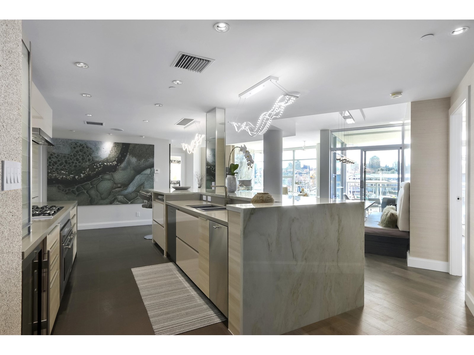 302 628 KINGHORNE MEWS, vancouver, British Columbia