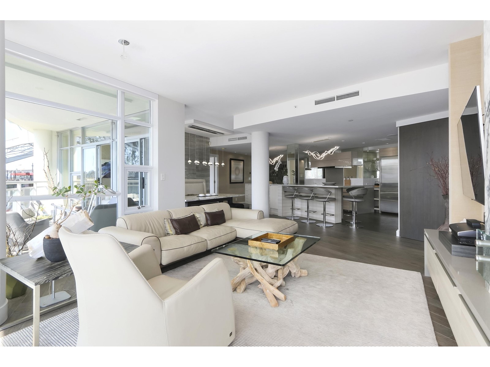302 628 Kinghorne Mews, Vancouver, British Columbia  V6Z 3H6 - Photo 5 - R2780179