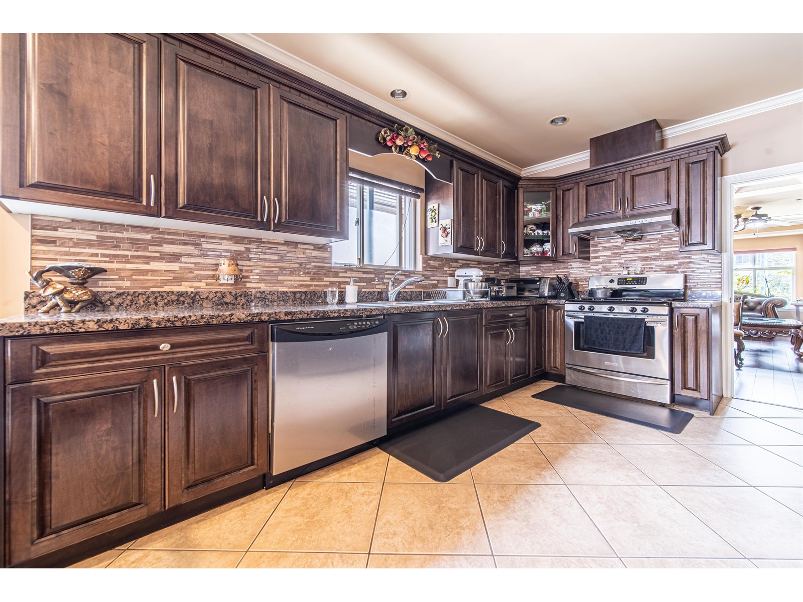 6815 Fraser Street, Vancouver, British Columbia  V5X 3T9 - Photo 8 - R2779101