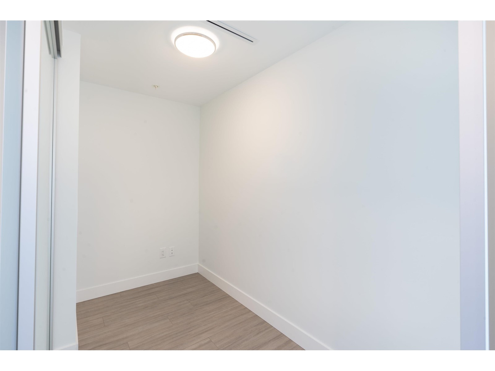 403 6398 Silver Avenue, Burnaby, British Columbia  V5H 2Y5 - Photo 15 - R2781080