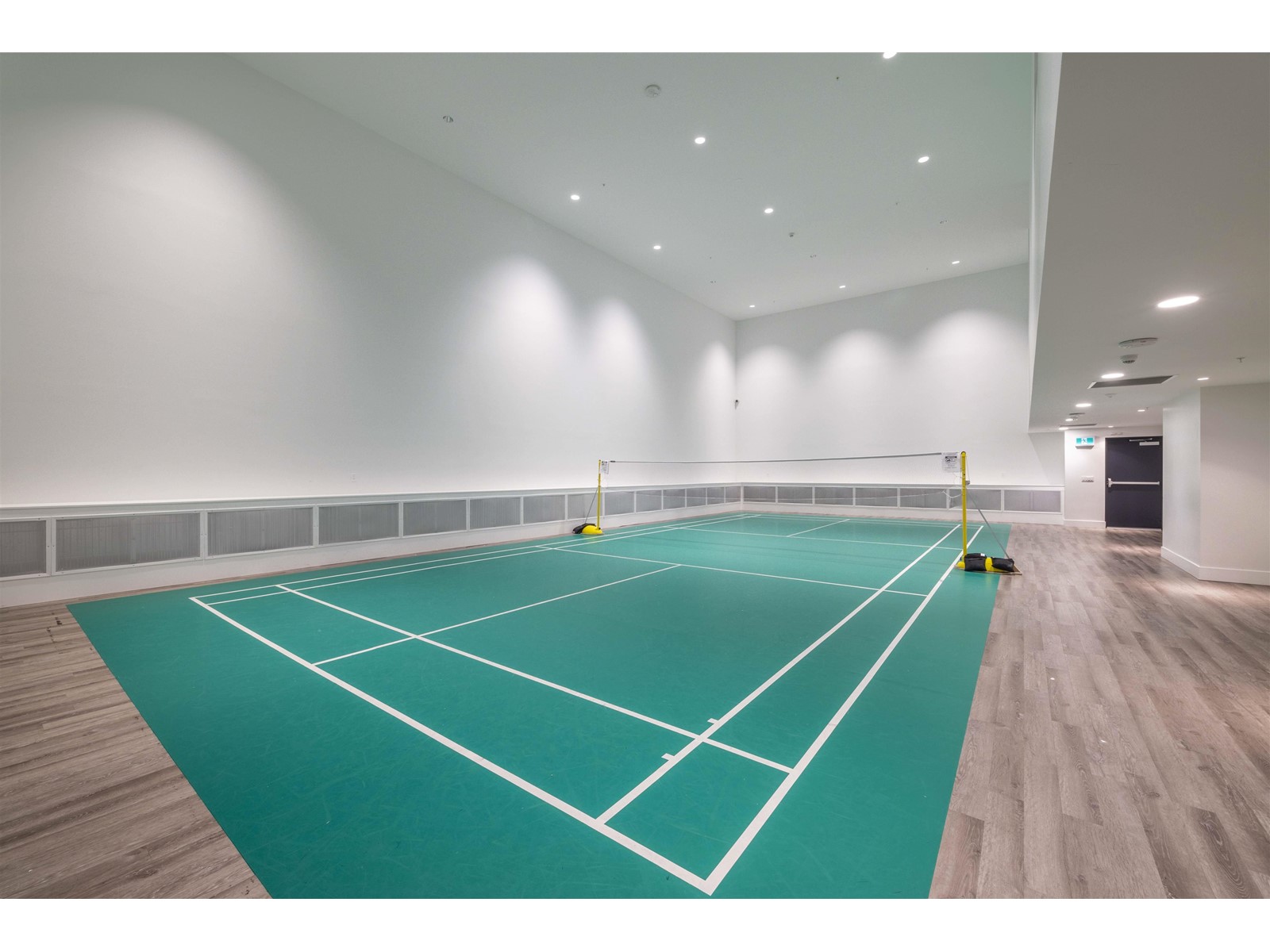 403 6398 Silver Avenue, Burnaby, British Columbia  V5H 2Y5 - Photo 3 - R2781080