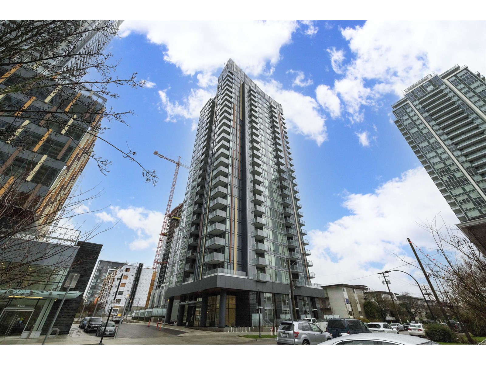 403 6398 Silver Avenue, Burnaby, British Columbia  V5H 2Y5 - Photo 1 - R2781080