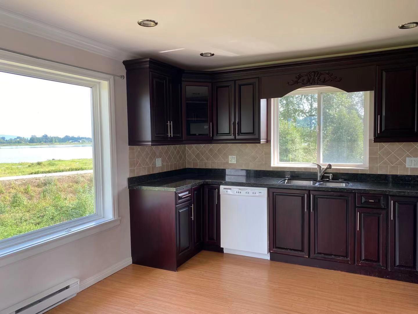 325 Laurier Avenue, Port Coquitlam, British Columbia  V3E 3G1 - Photo 3 - R2781184