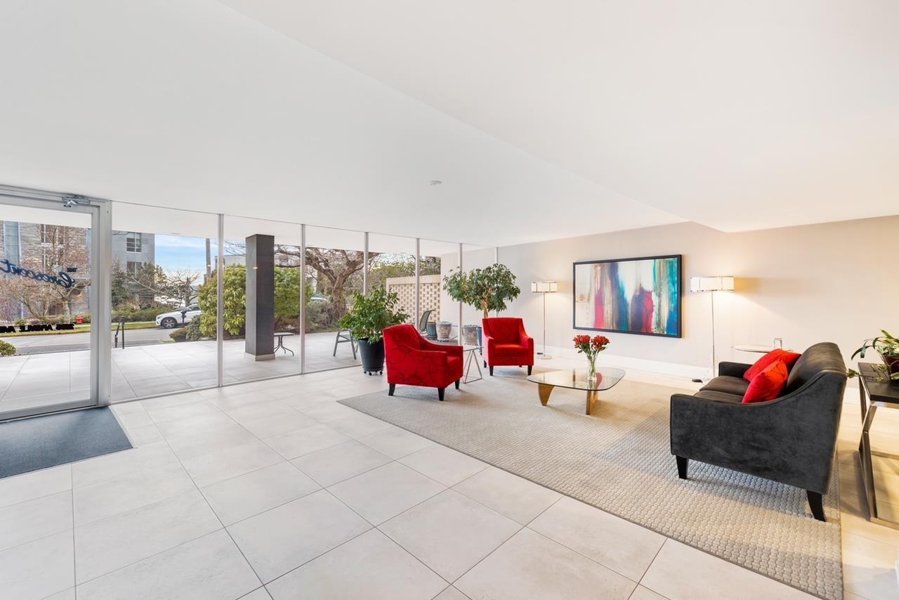 301 2135 Argyle Avenue, West Vancouver, British Columbia  V7V 1A5 - Photo 3 - R2780732