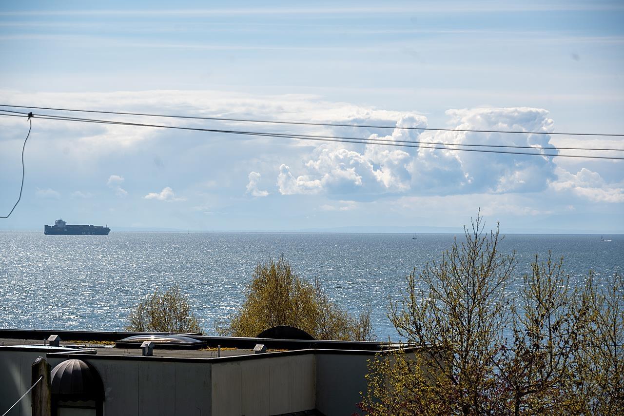 301 2135 Argyle Avenue, West Vancouver, British Columbia  V7V 1A5 - Photo 9 - R2780732