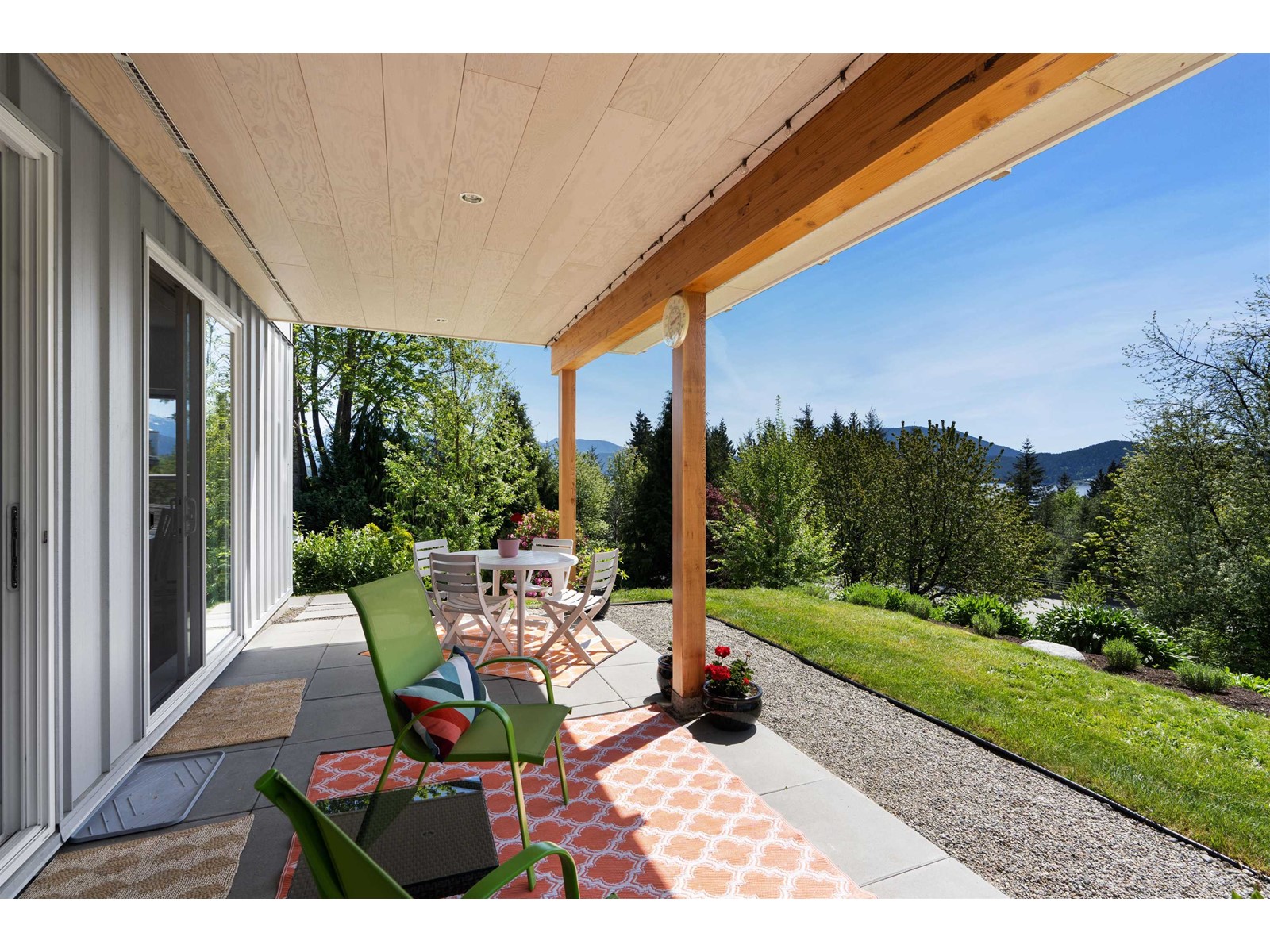 111 Wharf Road, Gibsons, British Columbia  V0N 1V6 - Photo 33 - R2780956