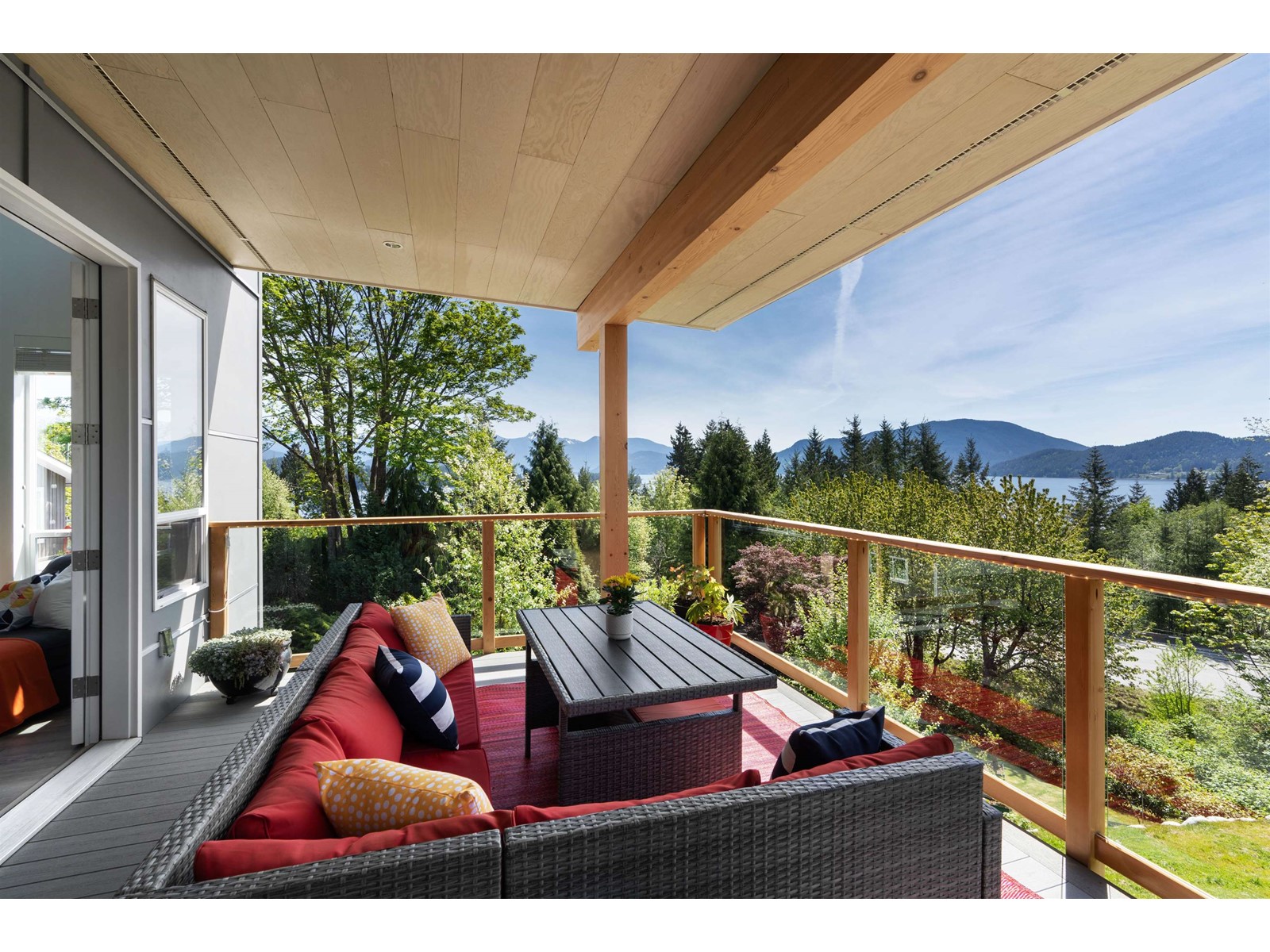 111 Wharf Road, Gibsons, British Columbia  V0N 1V6 - Photo 18 - R2780956