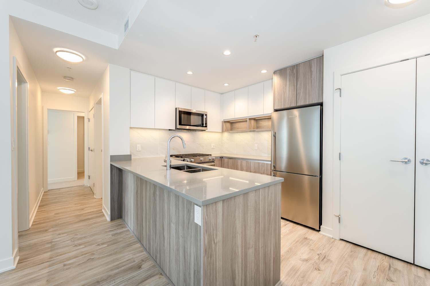 305 8940 University Crescent, Burnaby, British Columbia  V5A 4Y8 - Photo 3 - R2781235