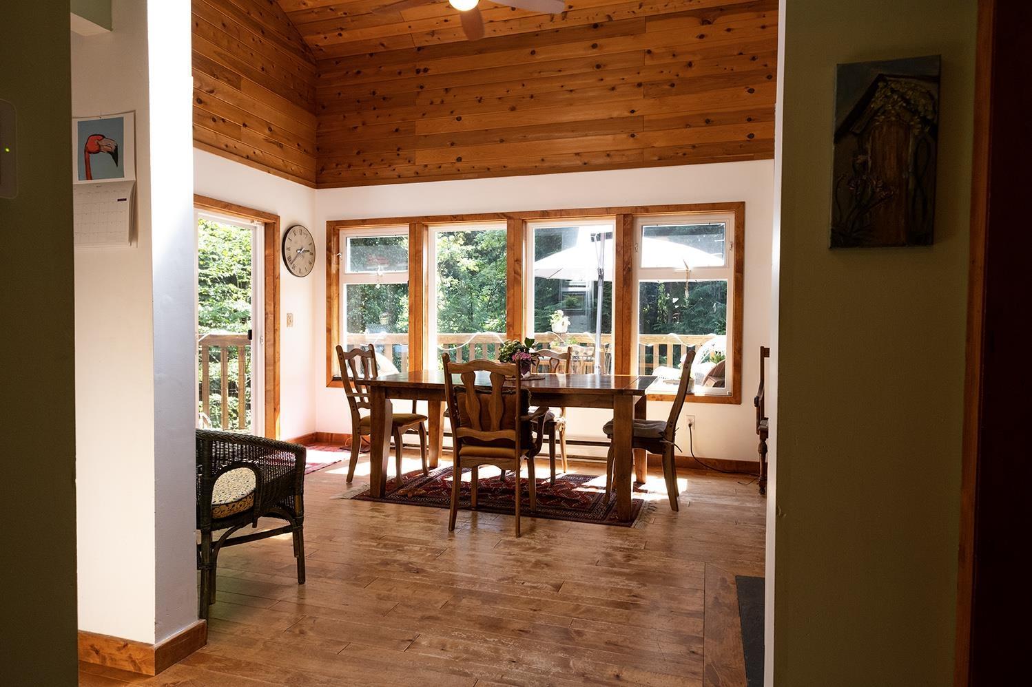 2821 Lower Road, Roberts Creek, British Columbia  V0N 2W4 - Photo 3 - R2781714