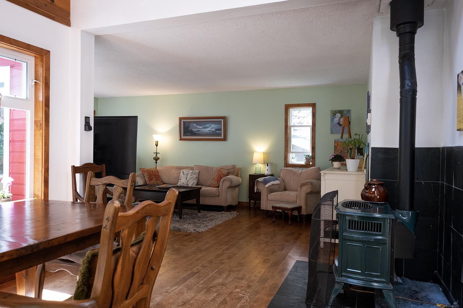 2821 Lower Road, Roberts Creek, British Columbia  V0N 2W4 - Photo 4 - R2781714