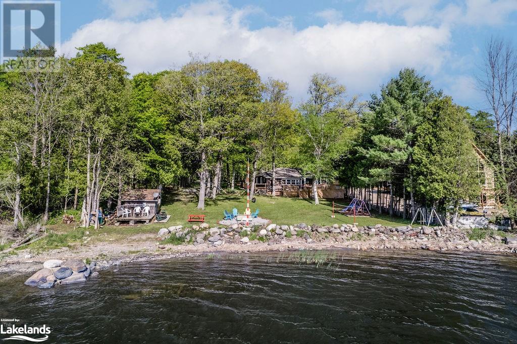 1728 Twin Oaks Crescent, Waubaushene, Ontario L0K 1E0 (25636279