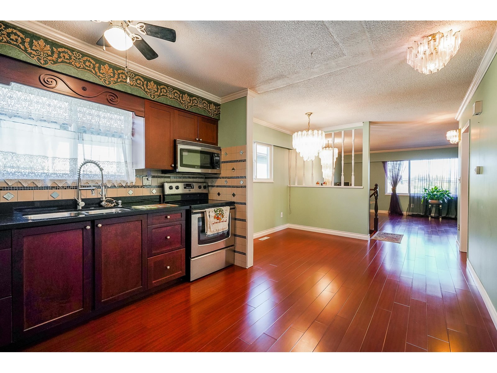 1476 Pitt River Road, Port Coquitlam, British Columbia  V3C 1N7 - Photo 10 - R2781622