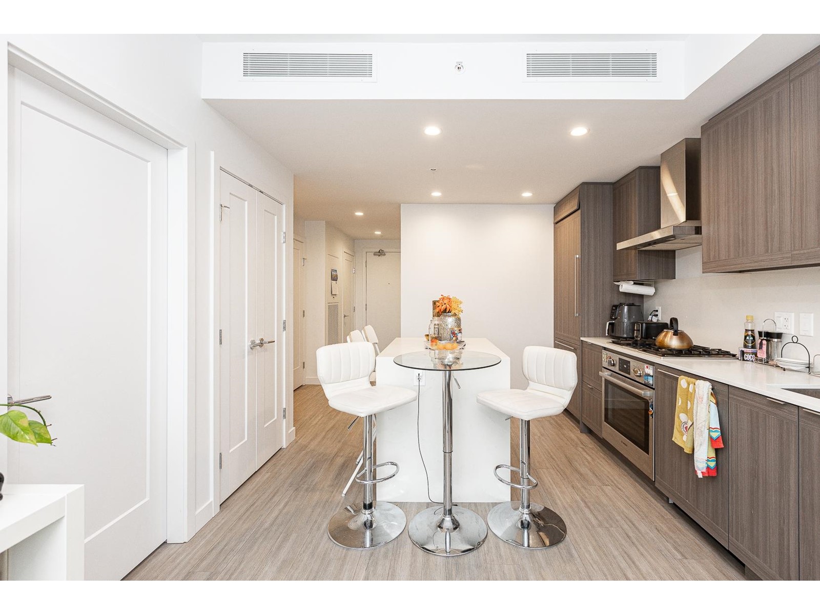 1605 2351 Beta Avenue, Burnaby, British Columbia  V5C 0M2 - Photo 3 - R2778406