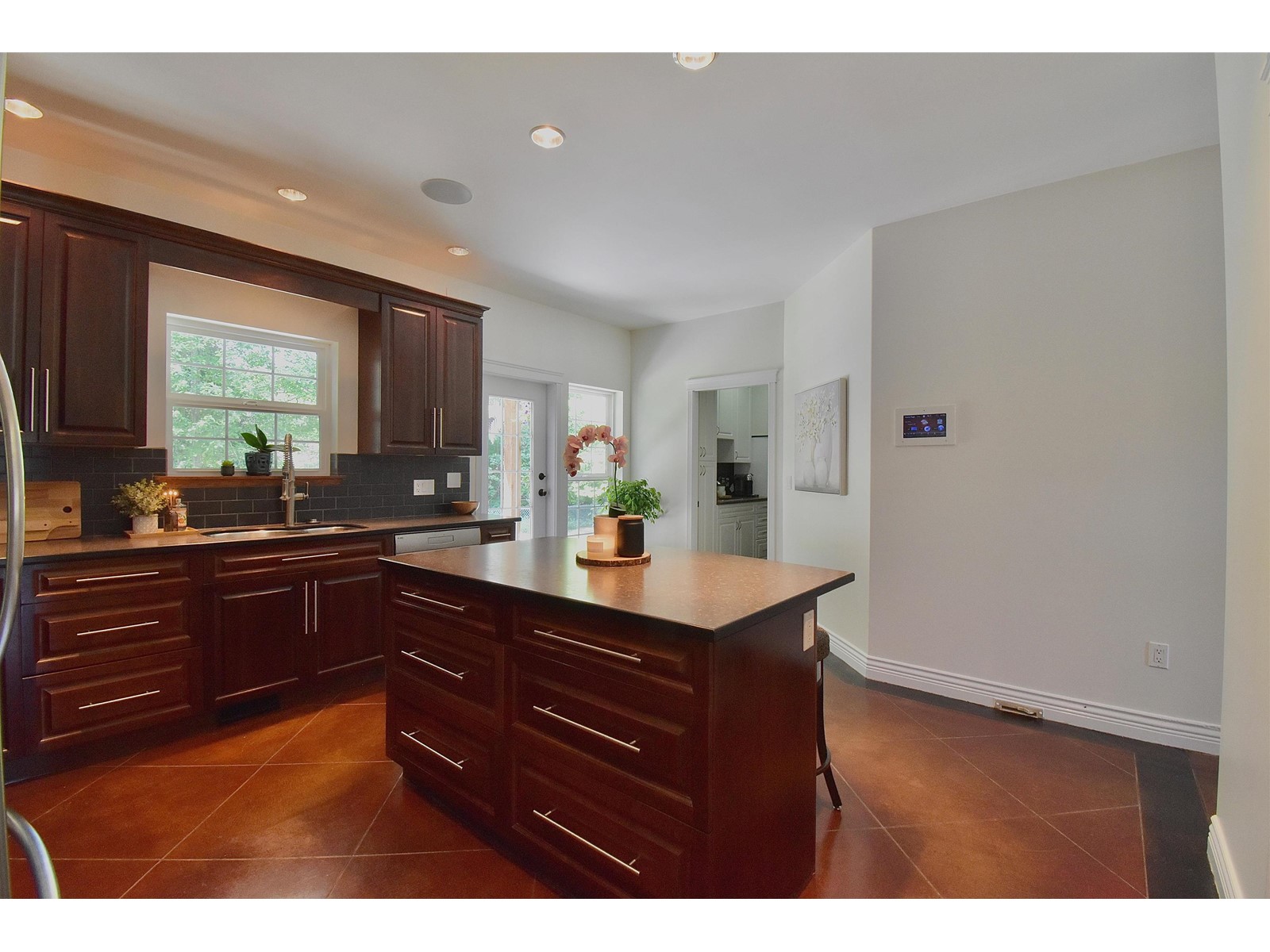 891 Oceanmount Boulevard, Gibsons, British Columbia  V0N 1V8 - Photo 14 - R2782139