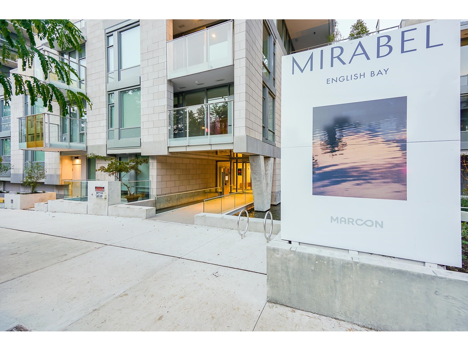 401 1365 Davie Street, Vancouver, British Columbia  V6E 1N5 - Photo 2 - R2781177