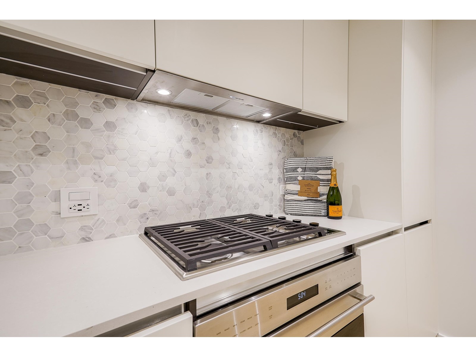 401 1365 Davie Street, Vancouver, British Columbia  V6E 1N5 - Photo 9 - R2781177