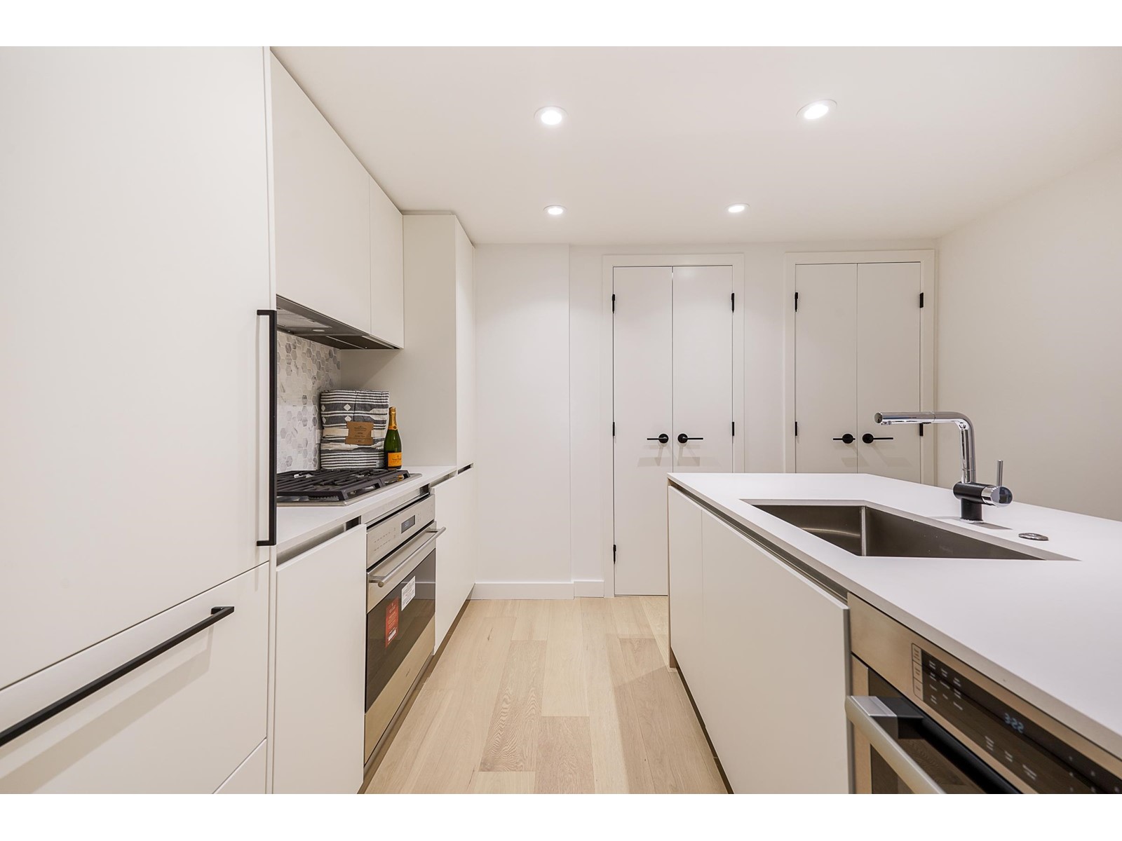 401 1365 Davie Street, Vancouver, British Columbia  V6E 1N5 - Photo 8 - R2781177