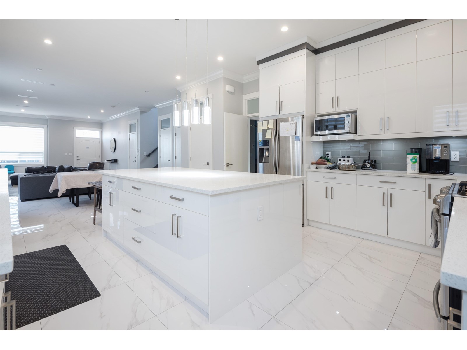 1135 Yorston Court, Burnaby, British Columbia  V5A 2T8 - Photo 5 - R2782367