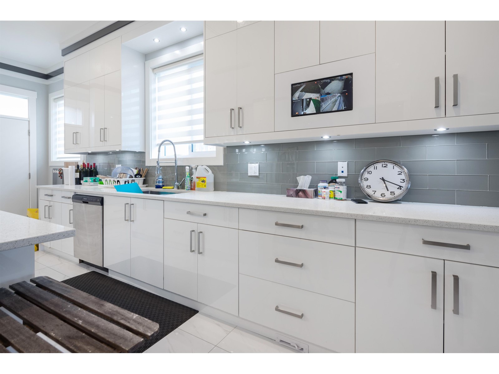 1135 Yorston Court, Burnaby, British Columbia  V5A 2T8 - Photo 6 - R2782367