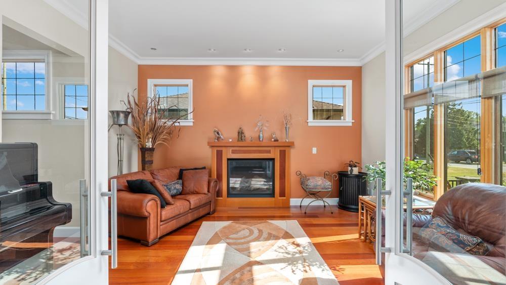 2050 Cliff Avenue, Burnaby, British Columbia  V5A 2K8 - Photo 2 - R2782279