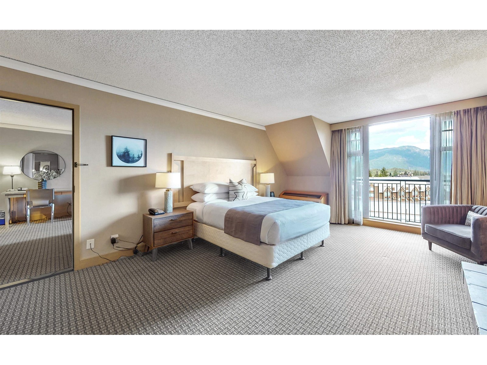 733/735 4050 Whistler Way, Whistler, British Columbia  V8E 1H9 - Photo 2 - R2782551