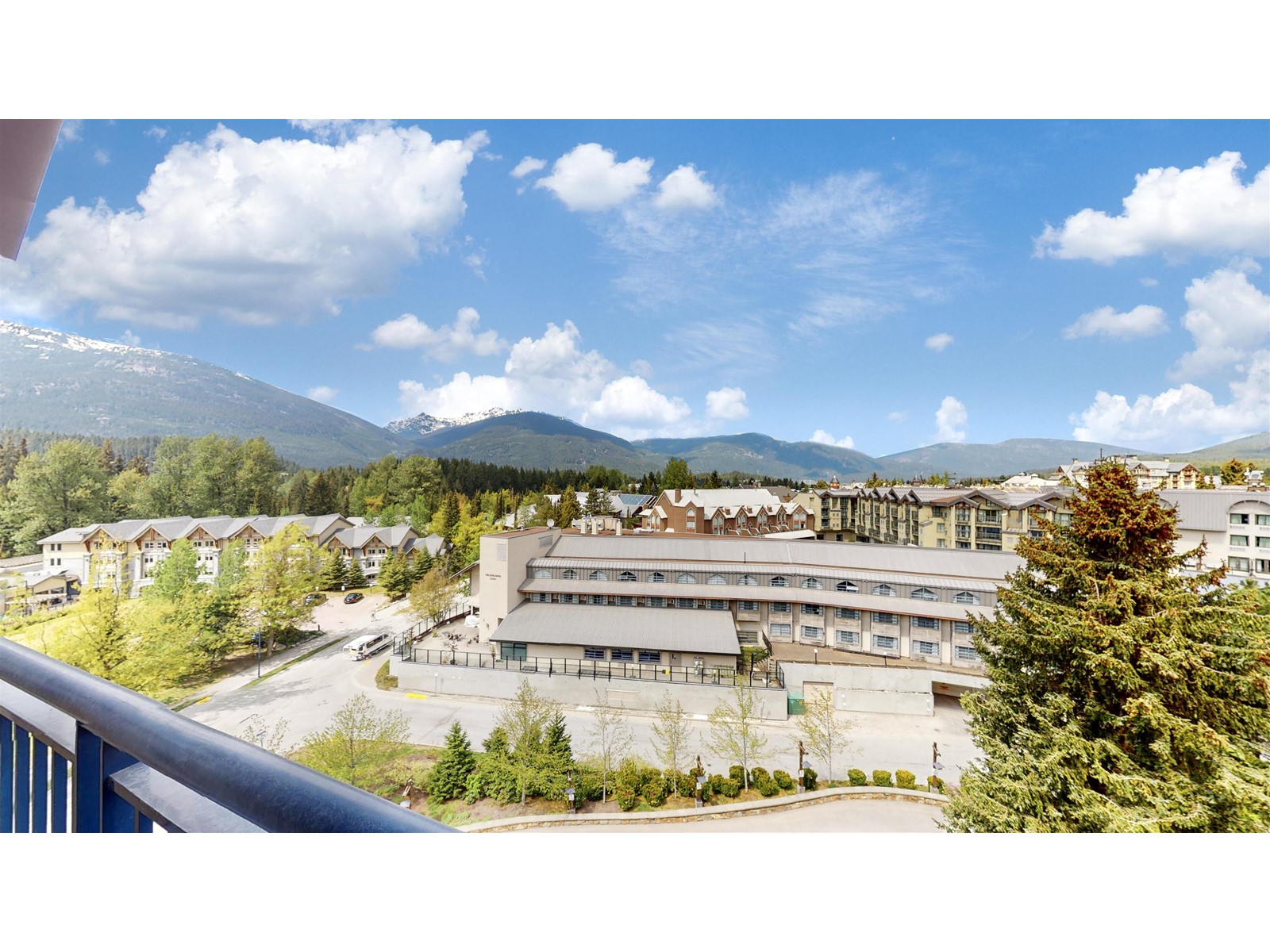 733/735 4050 Whistler Way, Whistler, British Columbia  V8E 1H9 - Photo 3 - R2782551