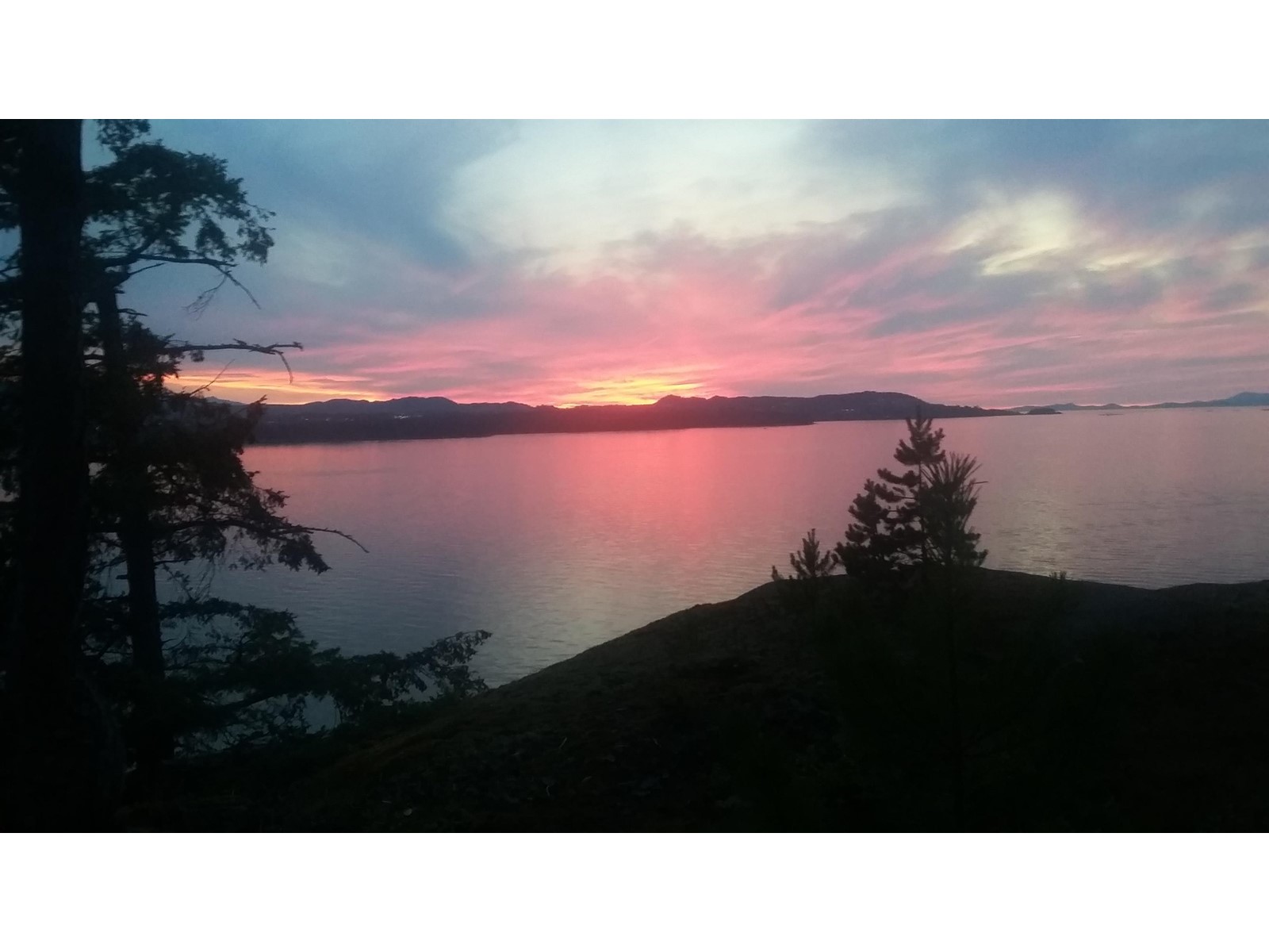 879 Canso Road, Gabriola Island, British Columbia  V0R 1X2 - Photo 1 - R2776263