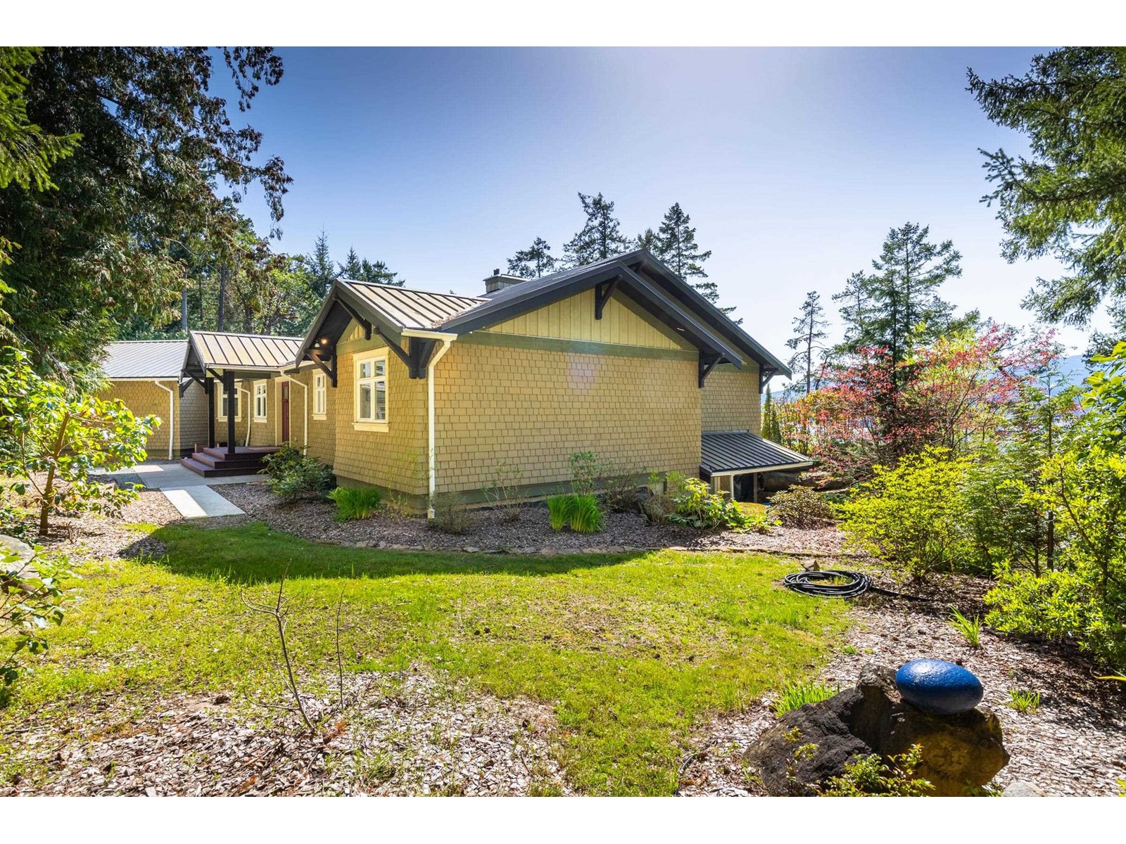 879 Canso Road, Gabriola Island, British Columbia  V0R 1X2 - Photo 12 - R2776263