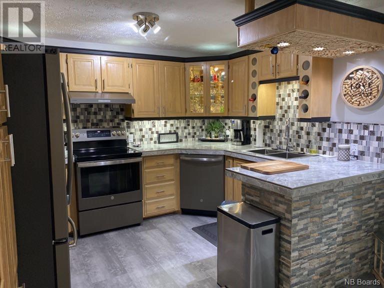 11 Denis Street, Saint-Jacques, New Brunswick  E7B 1E9 - Photo 6 - NB085852